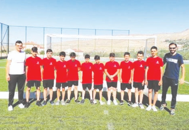 Kayseri Hokey takımı ilk maçını kazandı