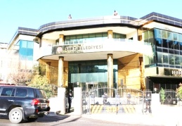 Kayyım yardımcısı, kızını kendine danışman yaptı