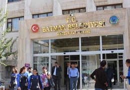Kayyım yönetimindeki Batman Belediyesi Özel Kalem Müdürlüğü görevine eski AKP gençlik kolları başkanı atandı