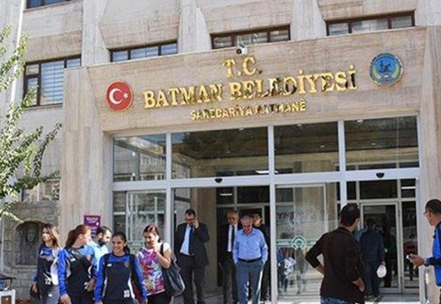 Kayyım yönetimindeki Batman Belediyesi Özel Kalem Müdürlüğü görevine eski AKP gençlik kolları başkanı atandı