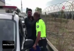 Kaza yapan alkollü sürücü polise zor anlar yaşattı