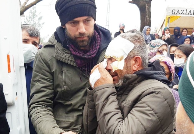 Kazada ölen karısı için gözyaşı döktü