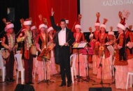 Kazak Halk Çalgıları Orkestrası konser verdi