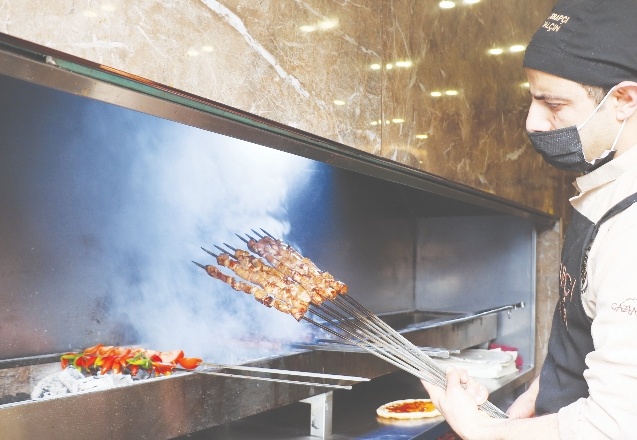 Kebapçılara akın ettiler