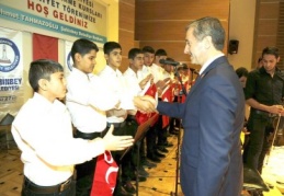 Keman ve müzik eğitimiyle hayata yeniden tutundular