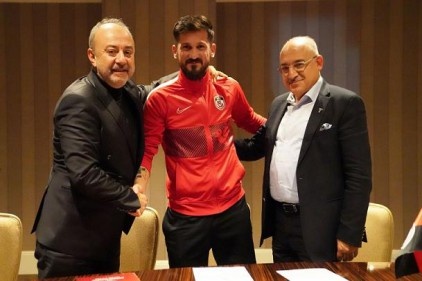 Kenan Özer ve Oğuz Ceylan&#8217;ın sözleşmeleri uzatıldı