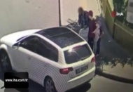 Kendilerini polis olarak tanıtarak turistleri gasp eden 3 İranlı yakalandı