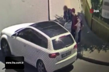 Kendilerini polis olarak tanıtarak turistleri gasp eden 3 İranlı yakalandı