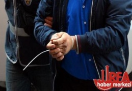 Kendini polis ve savcı olarak tanıtarak halkı dolandıranlar yakalandı