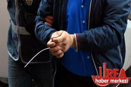 Kendini polis ve savcı olarak tanıtarak halkı dolandıranlar yakalandı
