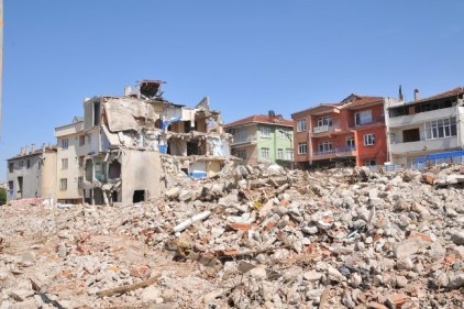 Kentsel dönüşüm yıkıp yeniden yapmak anlamına gelmemelidir