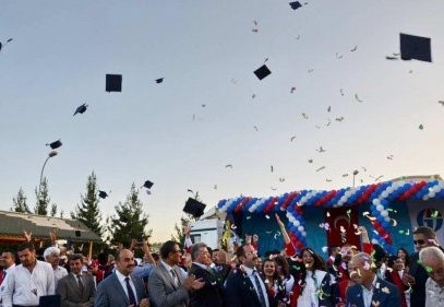 Kepleri fırlatıp, mezun oldular