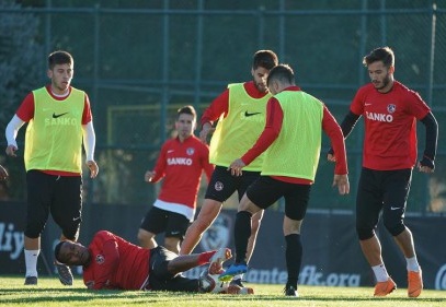 Kerim Avcı dışında tüm futbolcular antrenmana katıldı