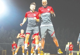    Kevin Mirallas ve Nouha Dicko takımdan ayrı çalıştı