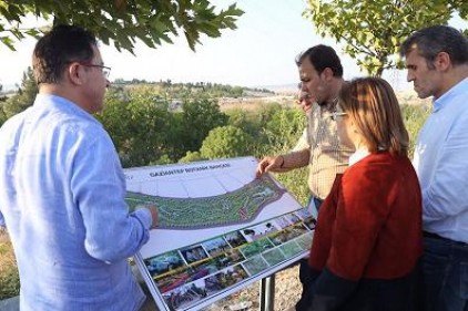 KewRoyal Botanik Bahçesi ile Royal Botanik Bahçesi incelendi