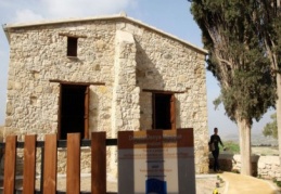 Kıbrıs Rum Kesimi'ndeki tarihi Denya Camii kundaklandı