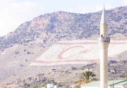 Kıbrıs'ta iki bölgeli ve iki toplumlu federasyon çözümünü destekliyoruz