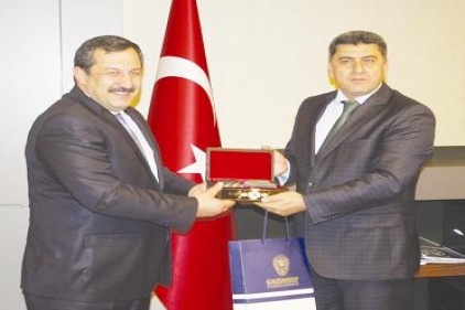 Kick Boks Federasyon Başkanı Salim Kayıcı, Gezer&#8217;I ziyaret etti