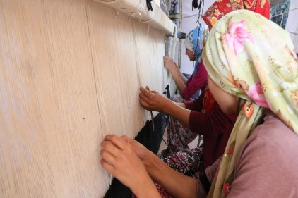 Kıl halılar, akrep ve yılan gibi zehirli hayvanlara karşı koruyor