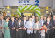 Kılıç, Alleben 1 Yarı Olimpik Yüzme Havuzunu gezdi