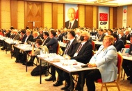 Kim kavga ederse, kapının önüne koyacağım, kimse kusura bakmasın