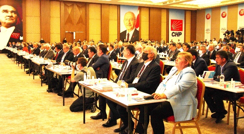 Kim kavga ederse, kapının önüne koyacağım, kimse kusura bakmasın