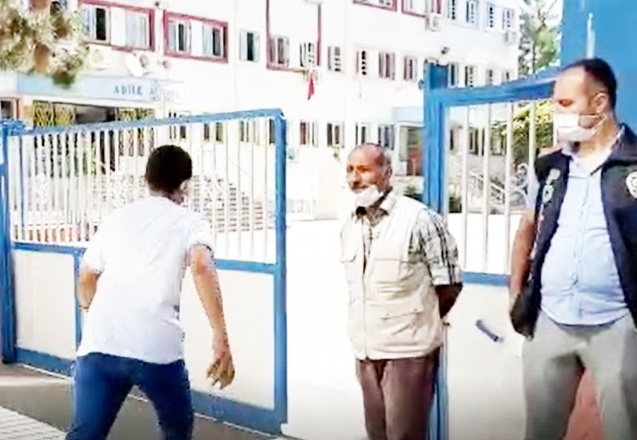 Kimliğini evde unutan öğrencinin imdadına polis yetişti