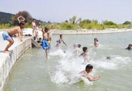 Kirli havuzlar sağlığı tehdit ediyor 