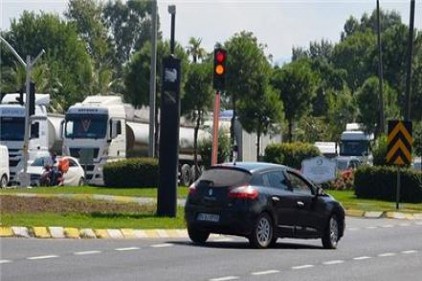 Kırmızı ışık ihlallerinin önlenmesi hedefleniyor