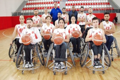 Kırmızı-siyahlı takımda galibiyet sevinci yaşanıyor