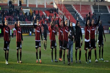 Kırmızı-Siyahlılar&#8217;a 5 gol dopingi