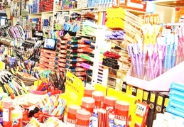 Kırtasiye sektörü çalışanlarının zincir market isyanı: Eziliyoruz!