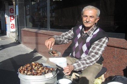 Kışın vazgeçilmezi kestane tezgahlarda yerini aldı