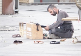 Yasaktan haberi yoktu, müşteri bekledi