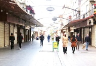 Kısıtlamayı ve pazar gününü fırsat bilen birçok esnaf kepenk açmadı