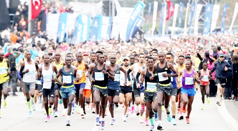 Kıtalar 43. kez buluştu: İstanbul Maratonu'nu kazananlar belli oldu