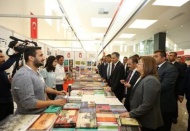 “Kitap dosttur, arkadaştır”