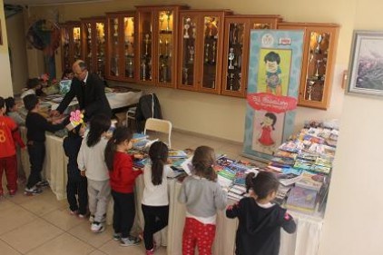 Kitap Kafe az da olsa ilgi görüyor