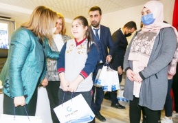 Kitap okuyan insan iyiyi kötüden, yanlışı doğrudan ayırt edebilir