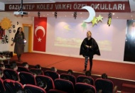 'Kitapları Aydınlatan Ateş Böcekleri' sahnelendi