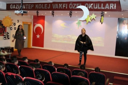 &#039;Kitapları Aydınlatan Ateş Böcekleri&#039; sahnelendi