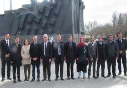 Kitaptan ve okumadan uzaklaşan toplumlar köklerinden ve ruhlarından uzaklaşmış olur