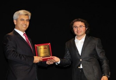 Kıvılcım’ destek için teşekkür plaketi verildi