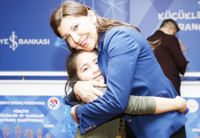 Kız çocukları “satrançta da varım” diyor