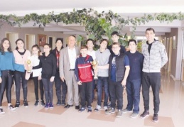 Kız ve erkek takımları ödülleri topladı