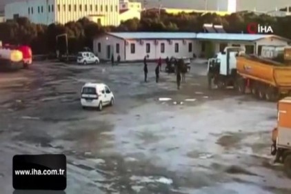 Kızgın şoför tırı mesai arkadaşlarının üzerine sürdü