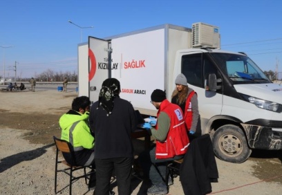 Kızılay mobil sağlık araçları ilk gün 600’den fazla depremzedeye ulaştı