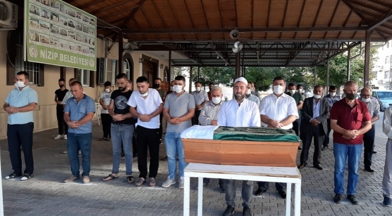 Kızının tabutunu bile omuzlayamadı