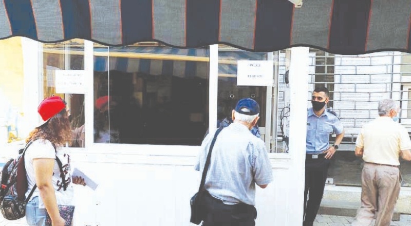 KKTC ve Güney Kıbrıs 15 aydır kapalı olan sınır kapılarını açtı