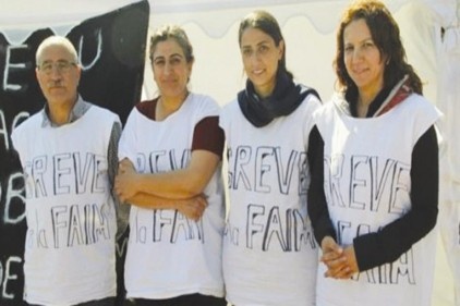 Kobani&#8217;ye acil yatrdım çağrısı 